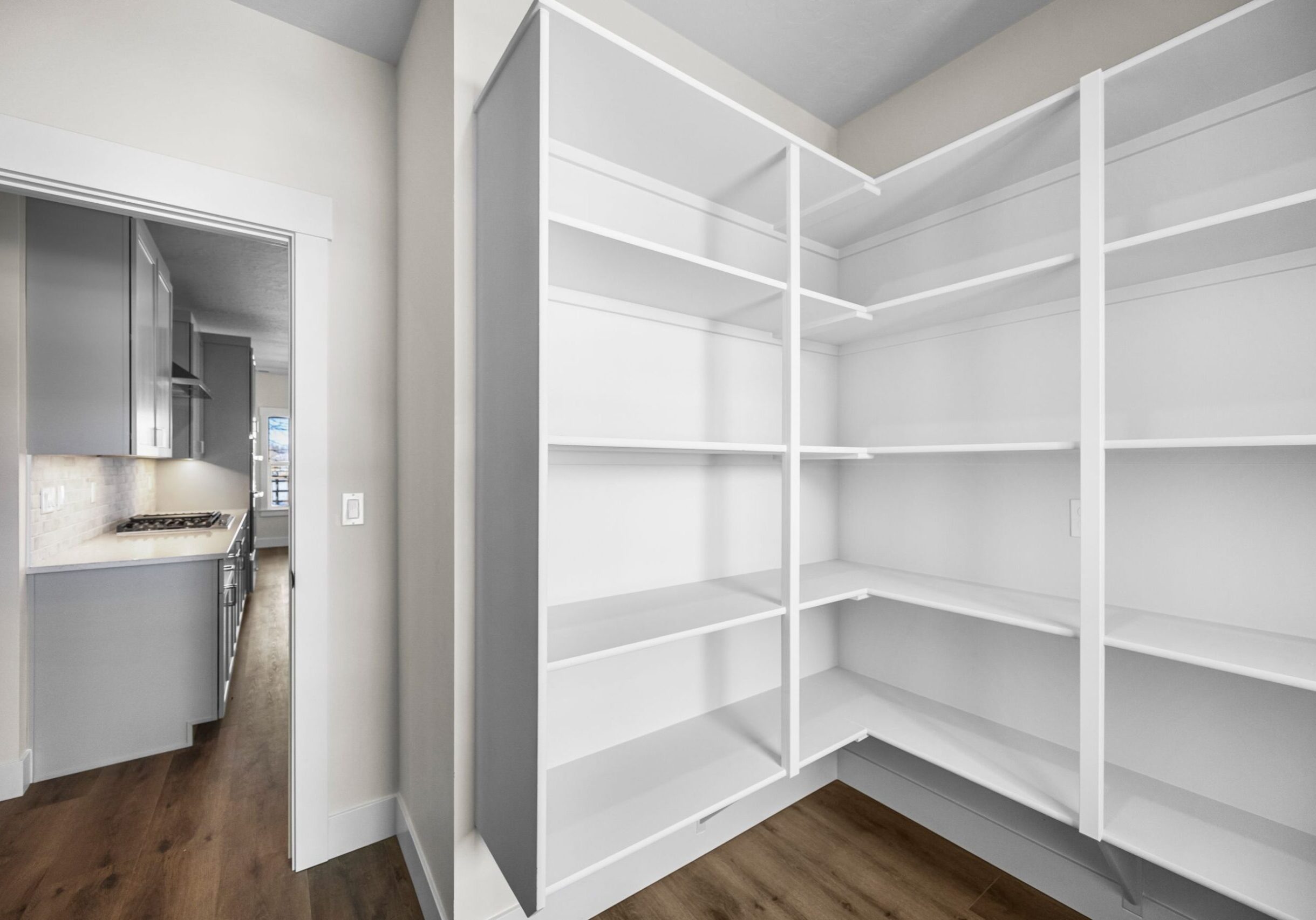 Ponderay Plus - Kitchen Pantry With Build In Shelving