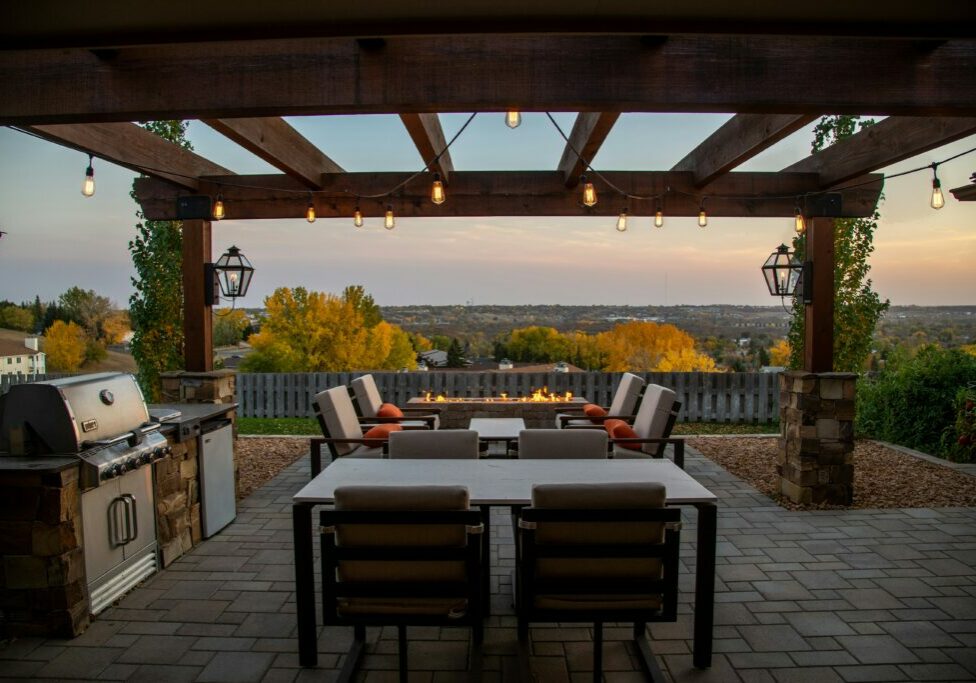custom homebuilding trends 2024 blog header - photo of the usable outdoor living space trend